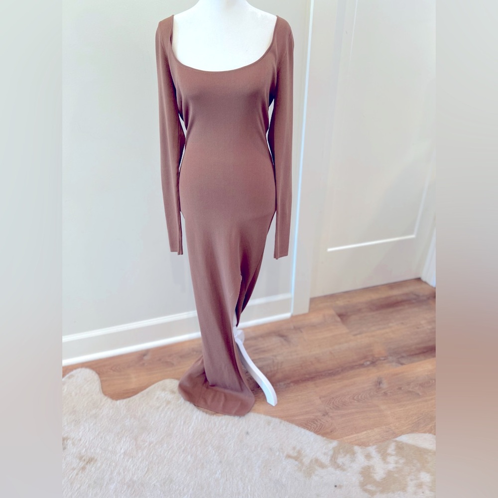 •House of CB Maxi Dress •Size: Small •Color: Beige/Camel - Picture 4 of 9